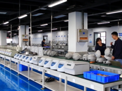 نوع الدوار منضدية المختبر الطبي الطرد المركزي سرعة قابلة للتعديل