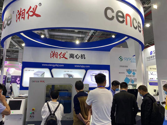 جهاز طرد مركزي مبرد عالي السرعة 25000 دورة في الدقيقة مع قوة الطرد المركزي النسبية (RCF) 50560xg وسعة 6 × 100 مل للاستخدام المختبري