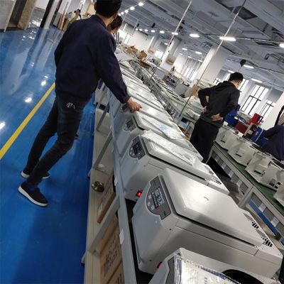 جهاز طرد مركزي مُبرد عالي السرعة من طراز H1650R مع سرعة قصوى تبلغ 16500 دورة في الدقيقة وقوة طرد مركزي نسبية قصوى تبلغ 21532xg