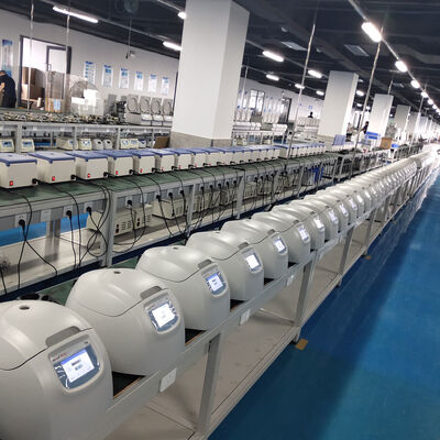 جهاز طرد مركزي CENCE Xiangyi 4000 دورة في الدقيقة PRP PRF بسعة 8 × 15 مل وتحكم بشاشة لمس